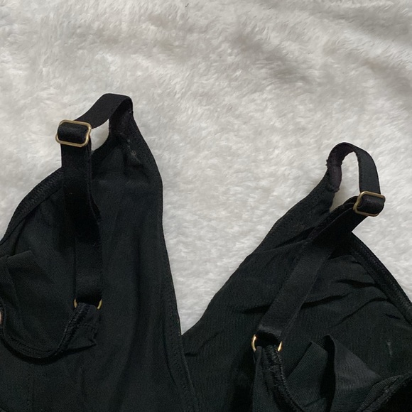 Victorias Secret shaping tank (M) - Picture 5 of 14